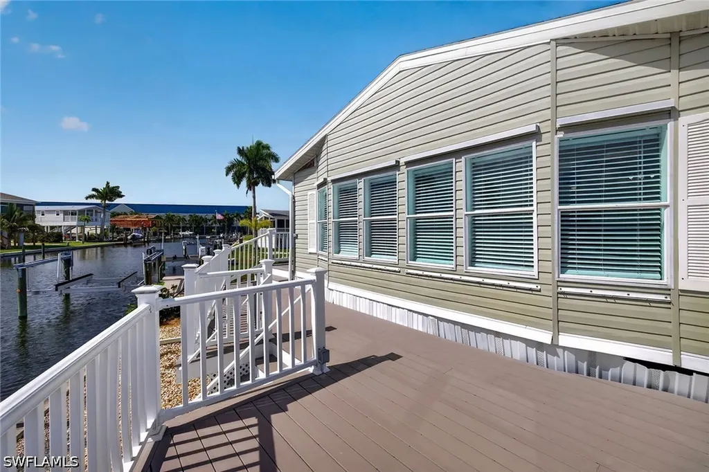 7 Galleon Way Fort Myers Beach FL 33931