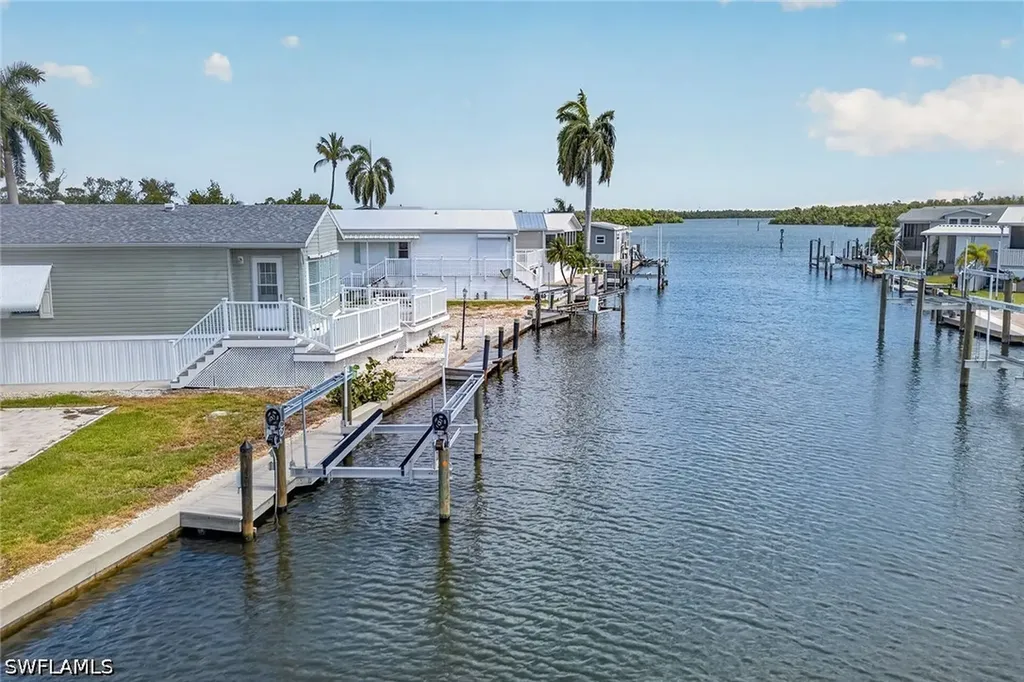 7 Galleon Way Fort Myers Beach FL 33931