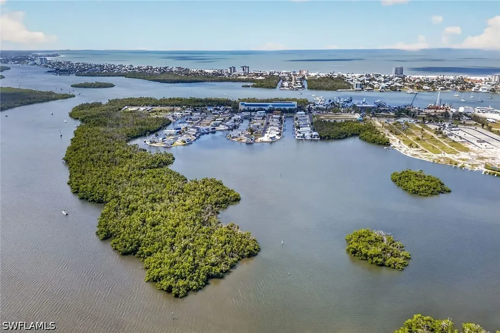7 Galleon Way Fort Myers Beach FL 33931