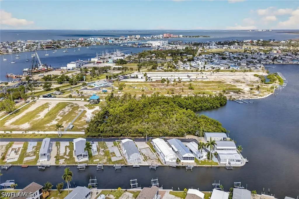 7 Galleon Way Fort Myers Beach FL 33931