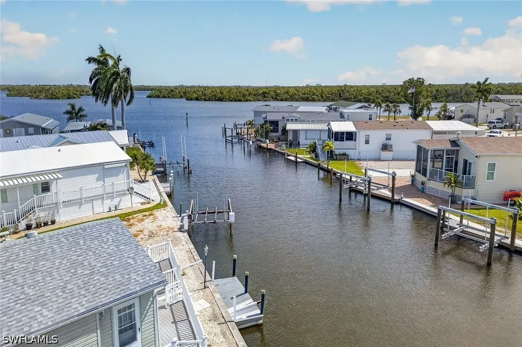 7 Galleon Way Fort Myers Beach FL 33931