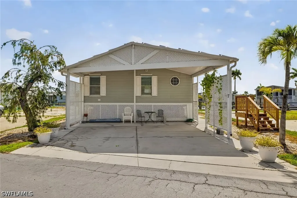 7 Galleon Way Fort Myers Beach FL 33931