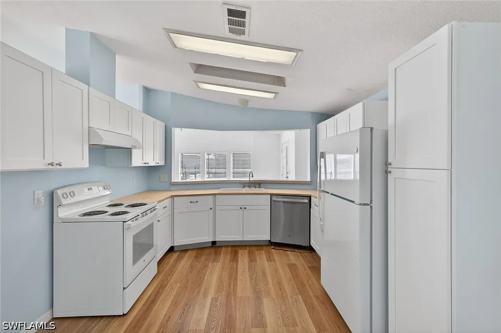 7 Galleon Way Fort Myers Beach FL 33931