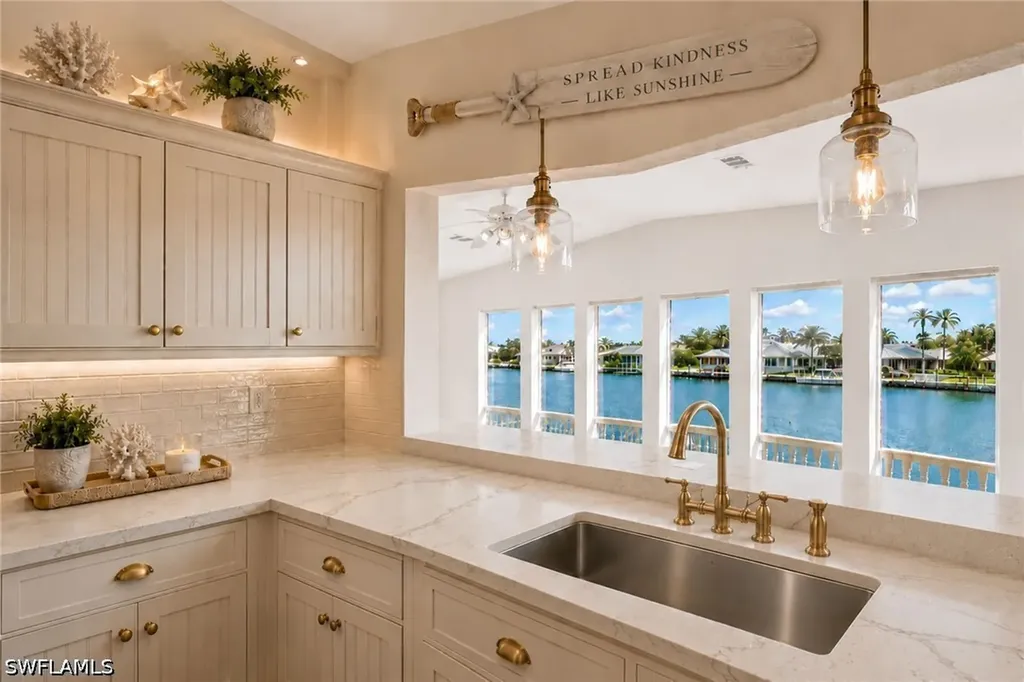 7 Galleon Way Fort Myers Beach FL 33931