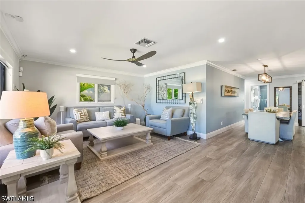 530 108th Avenue N Naples FL 34108