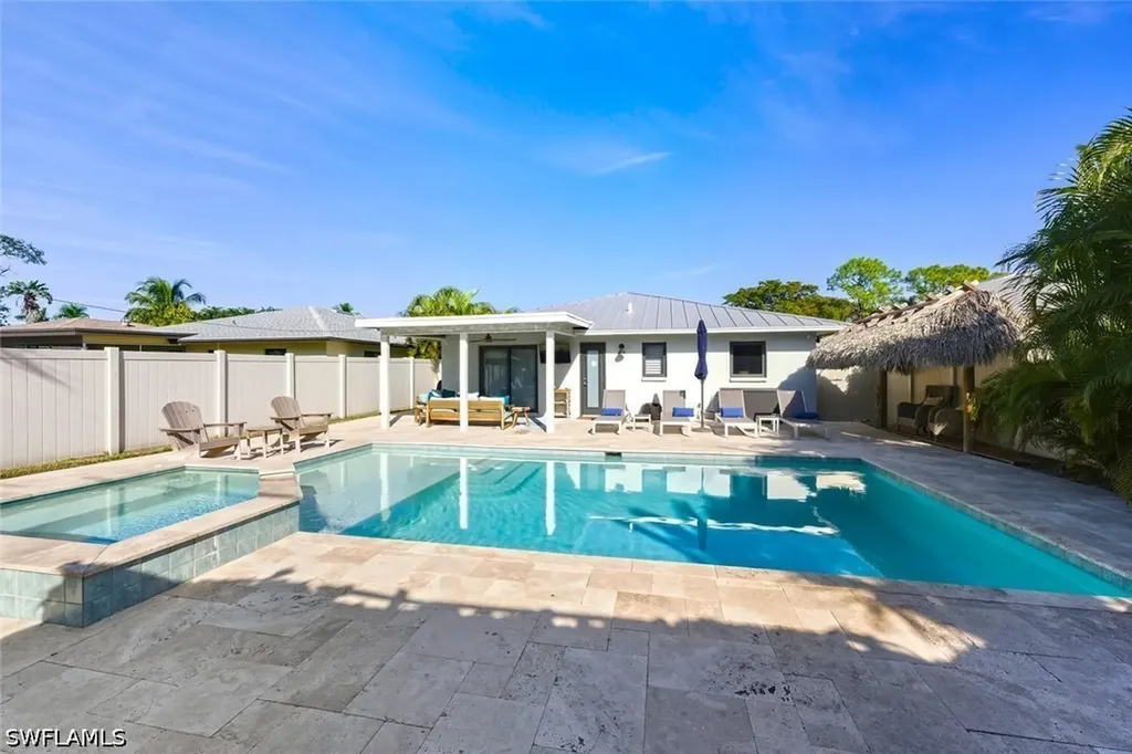 530 108th Avenue N Naples FL 34108