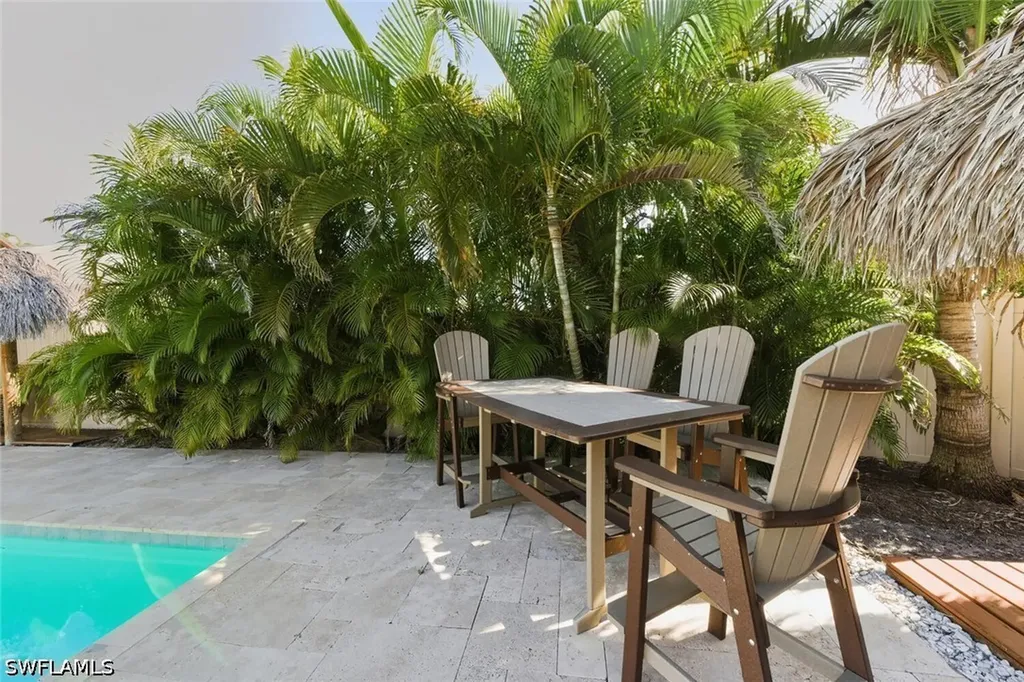 530 108th Avenue N Naples FL 34108