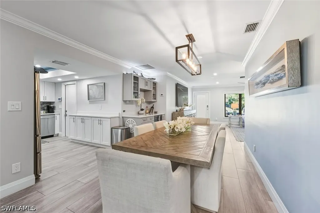 530 108th Avenue N Naples FL 34108