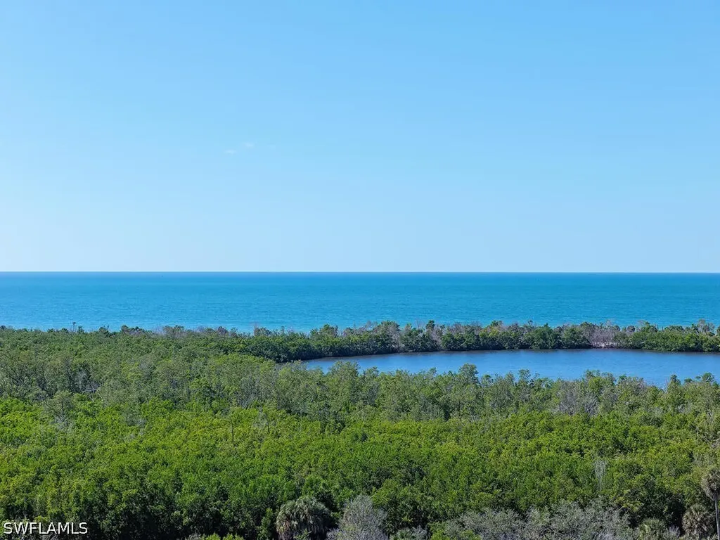 6585 Nicholas Boulevard Naples FL 34108