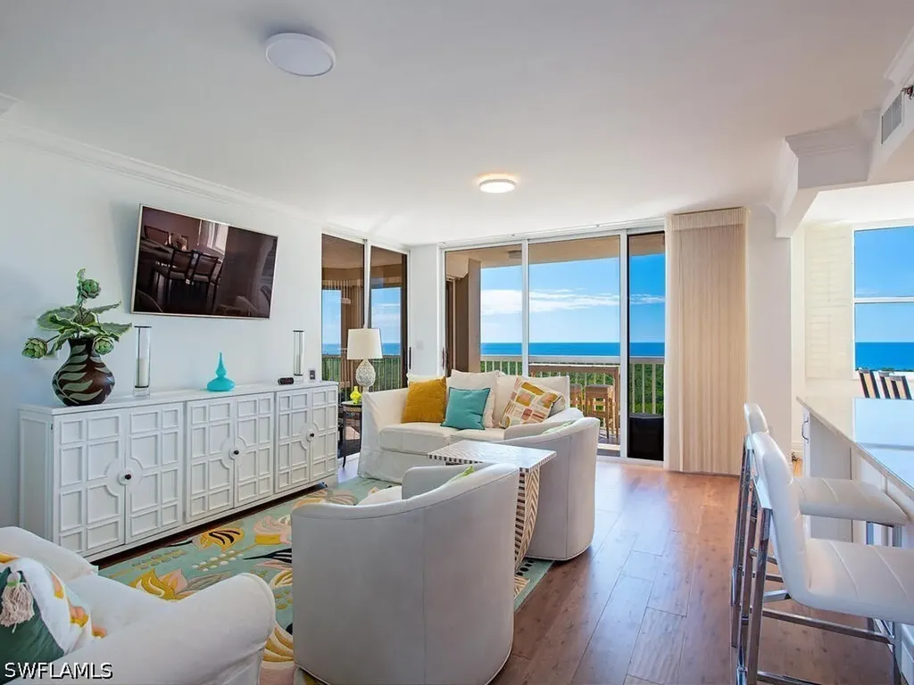 6585 Nicholas Boulevard Naples FL 34108