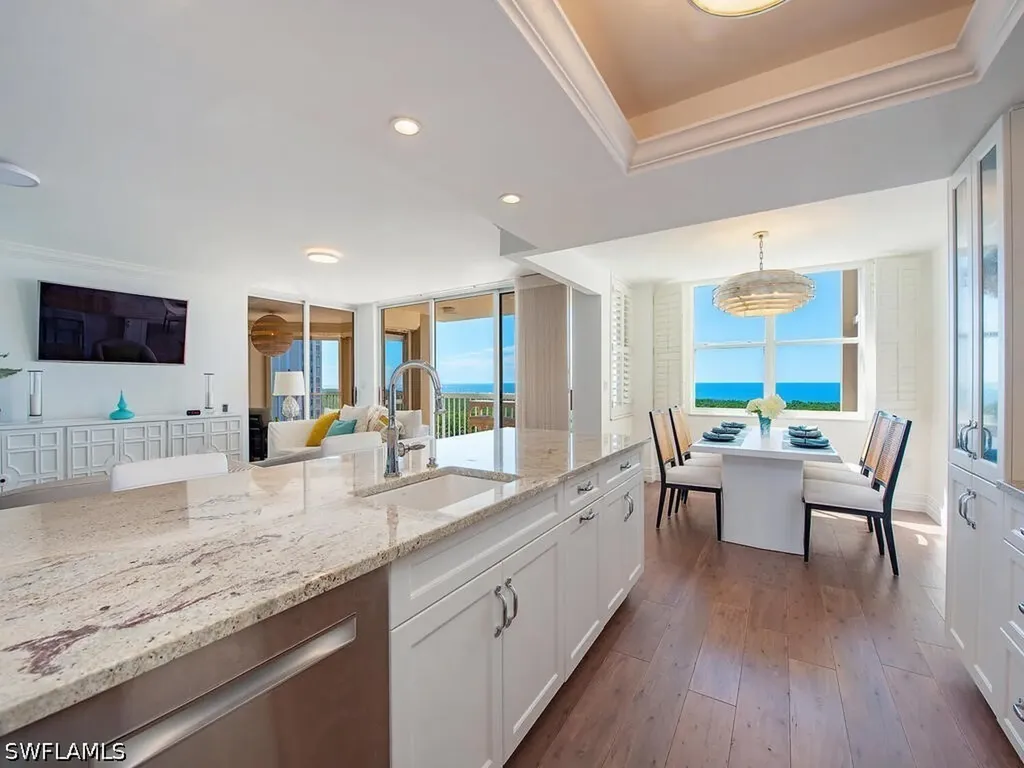 6585 Nicholas Boulevard Naples FL 34108