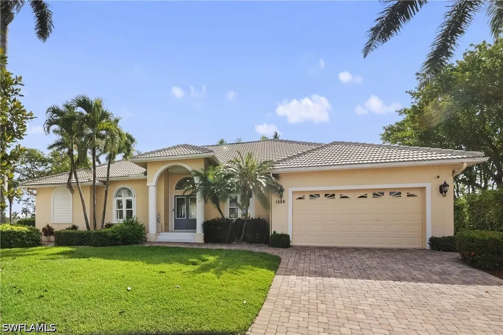 1688 Villa Court Marco Island FL 34145