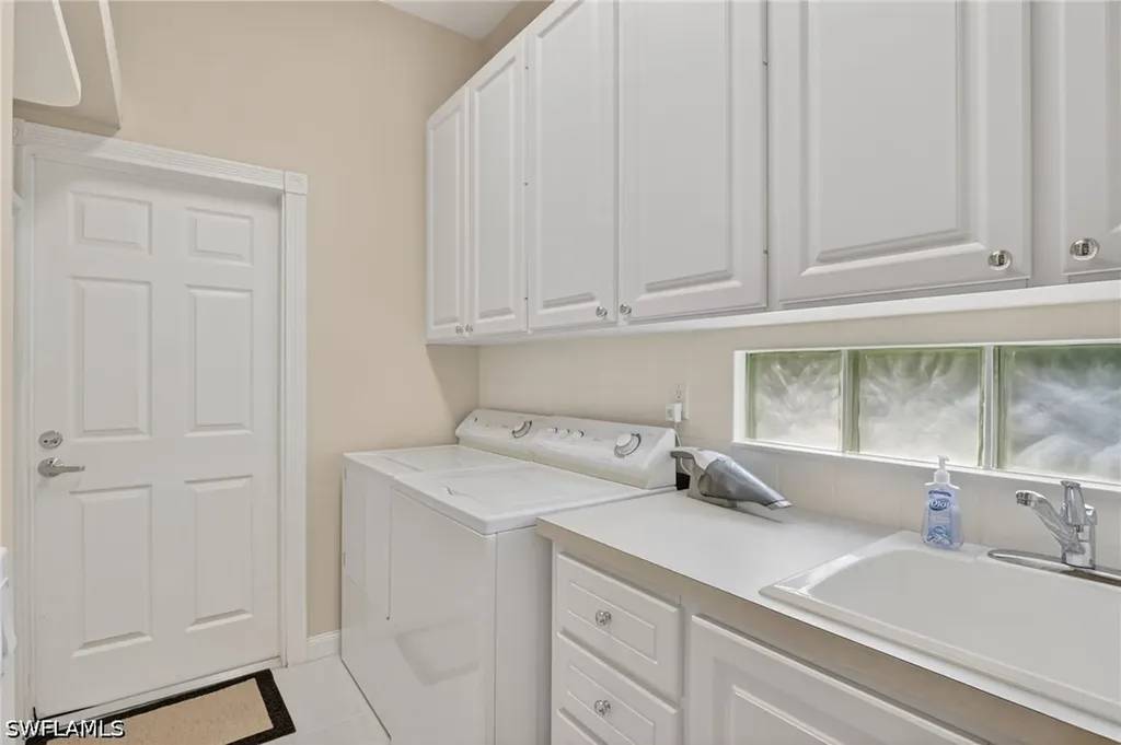4695 Navassa Lane Naples FL 34119