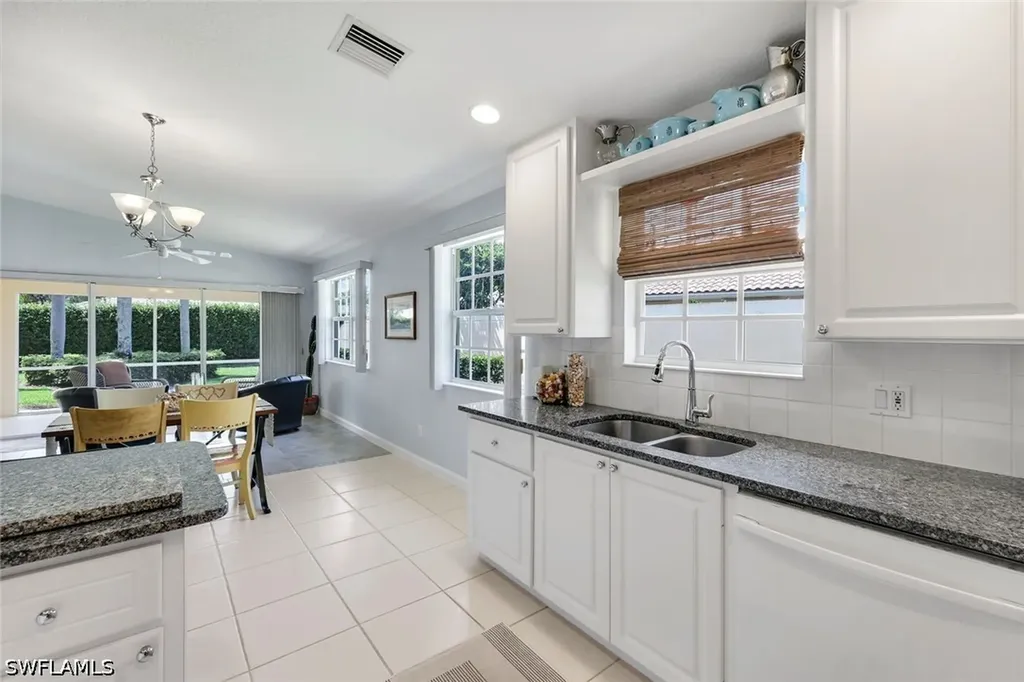3343 Cayman Lane Naples FL 34119