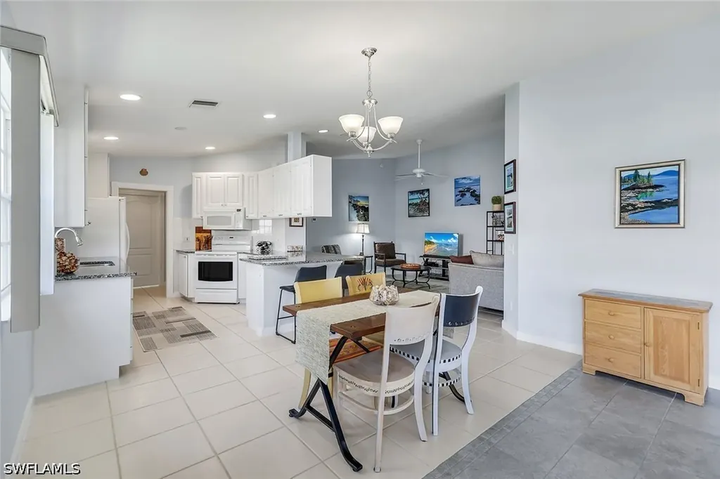 3343 Cayman Lane Naples FL 34119