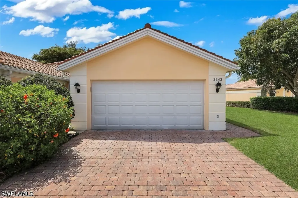 3343 Cayman Lane Naples FL 34119
