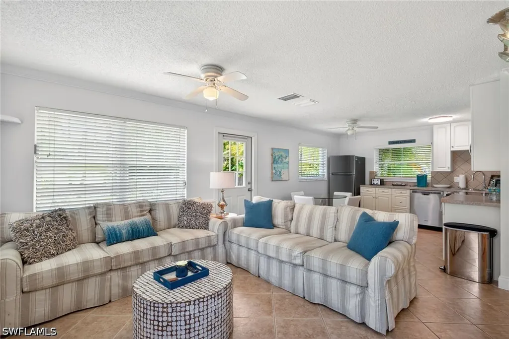 563 105th Avenue N Naples FL 34108