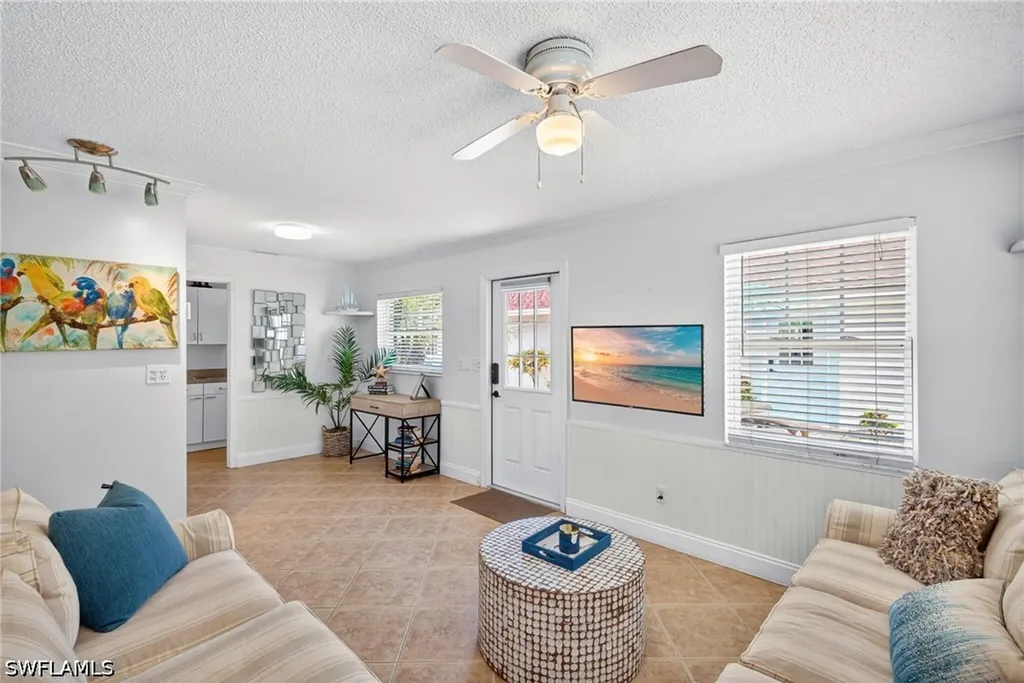 563 105th Avenue N Naples FL 34108