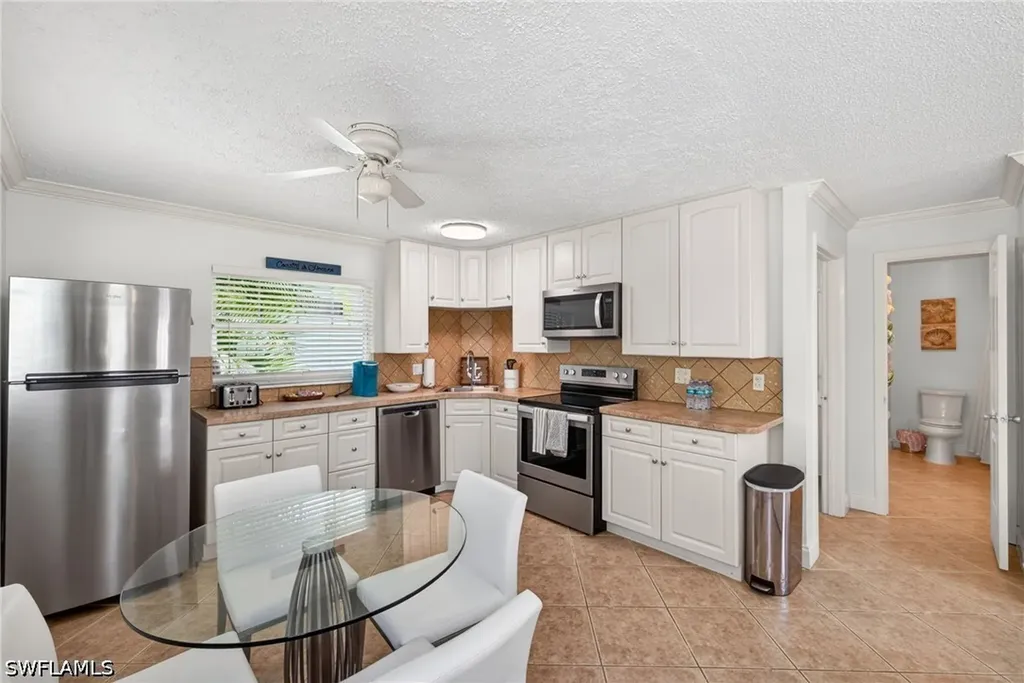563 105th Avenue N Naples FL 34108