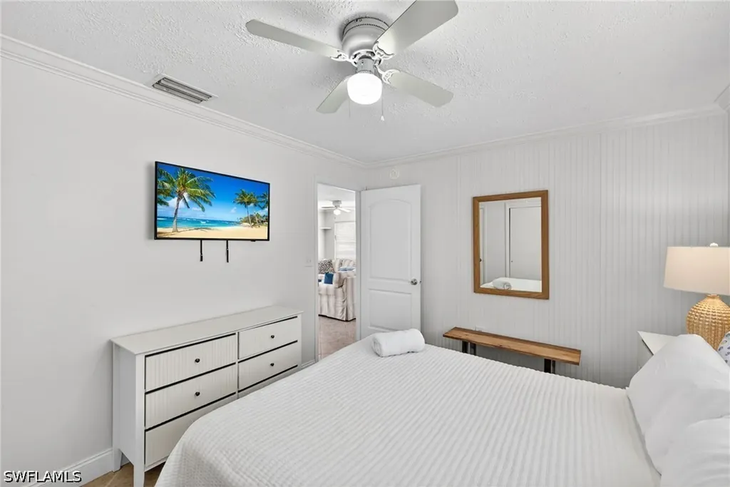 563 105th Avenue N Naples FL 34108