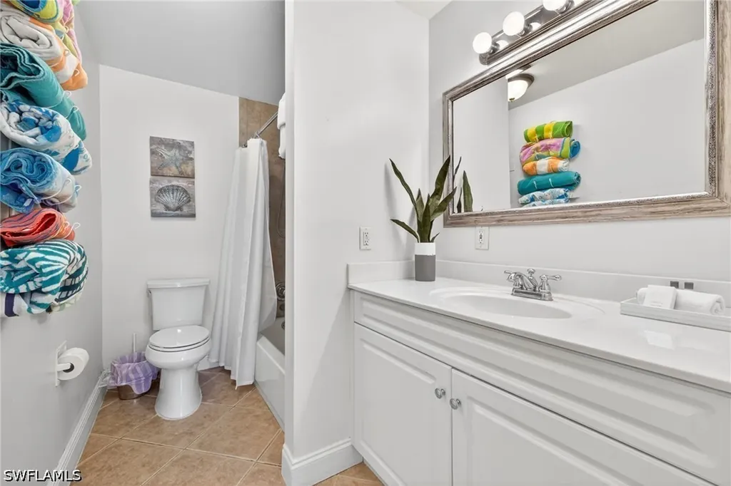 563 105th Avenue N Naples FL 34108