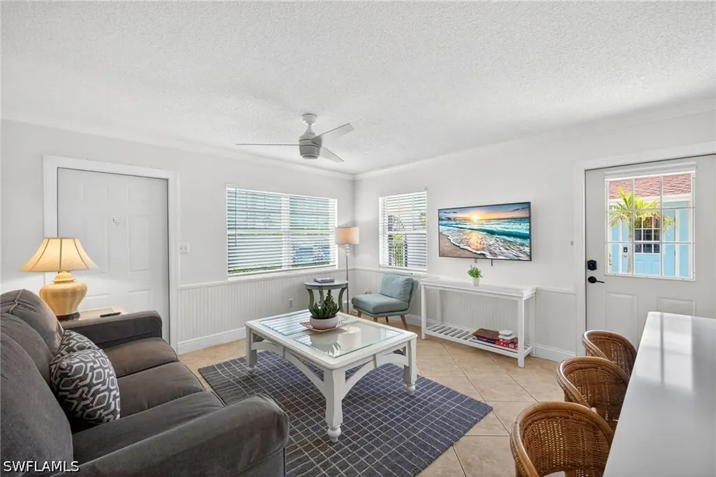 563 105th Avenue N Naples FL 34108