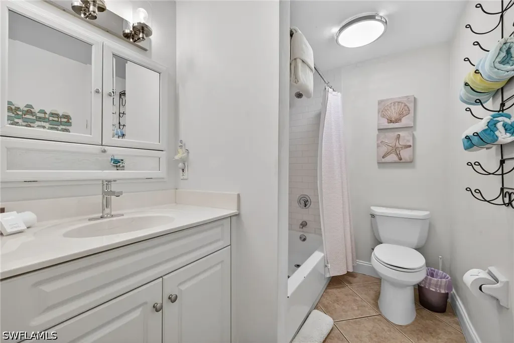 559 105th Avenue N Naples FL 34108