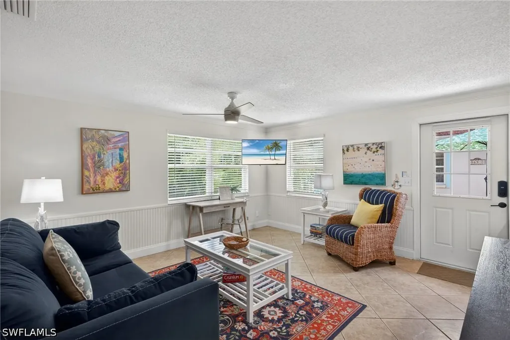 559 105th Avenue N Naples FL 34108