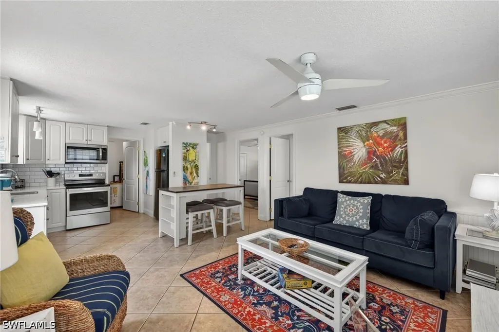 559 105th Avenue N Naples FL 34108