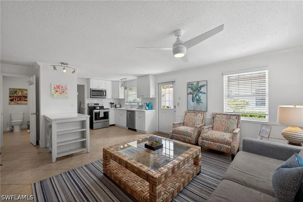 559 105th Avenue N Naples FL 34108
