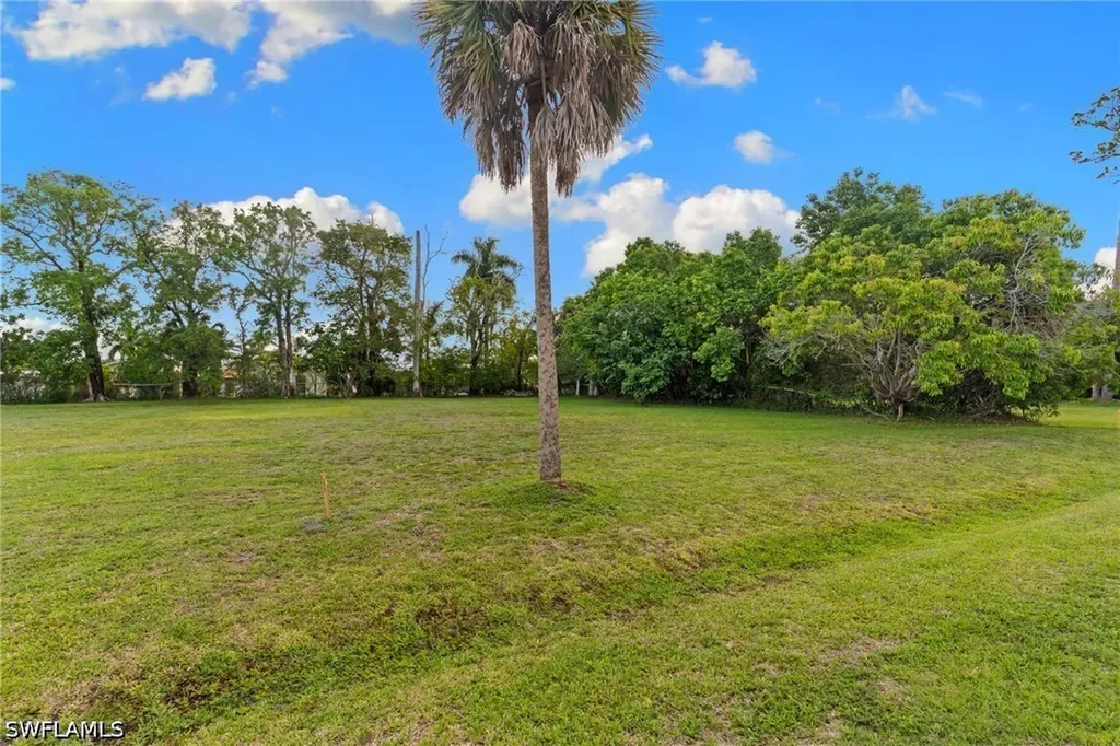 3090 Pine Tree Drive Bonita Springs FL 34134