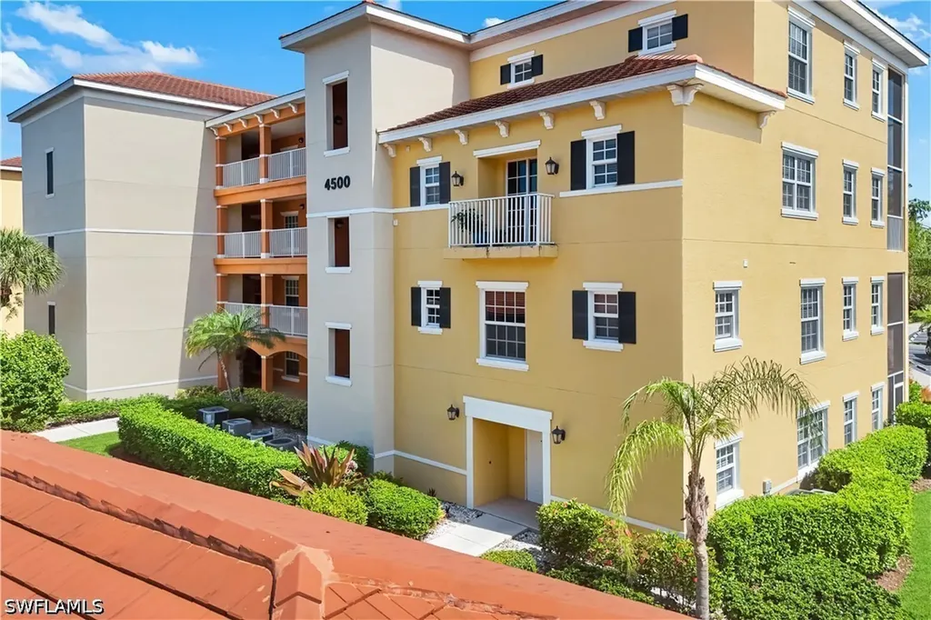 4500 Botanical Place Circle Naples FL 34112