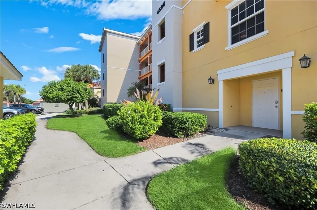 4500 Botanical Place Circle Naples FL 34112