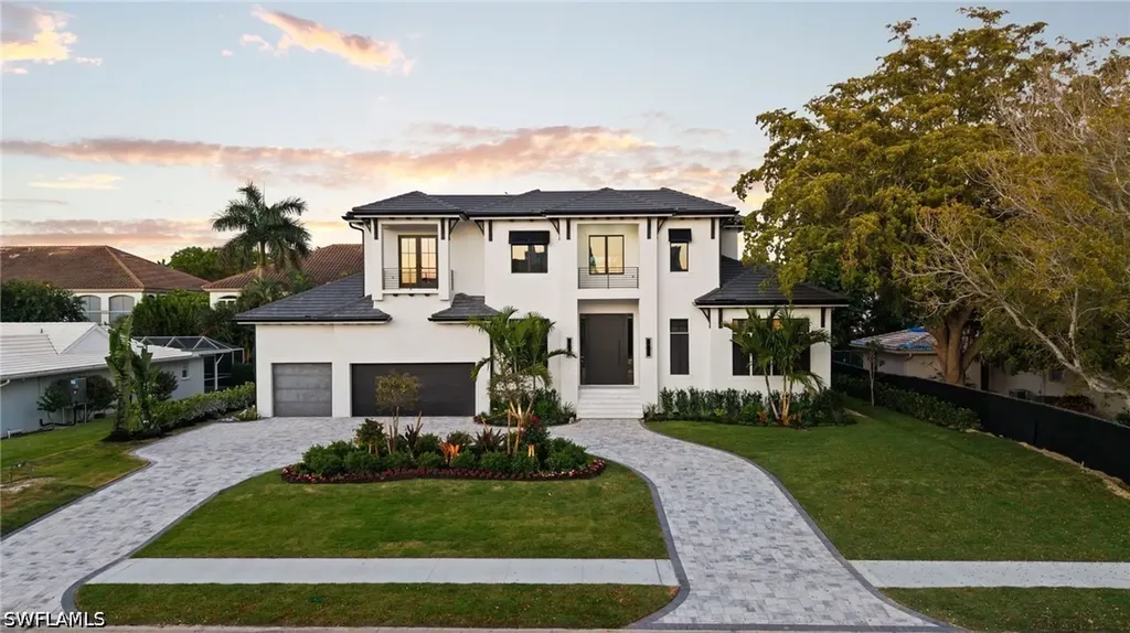 3840 Crayton Road Naples FL 34103
