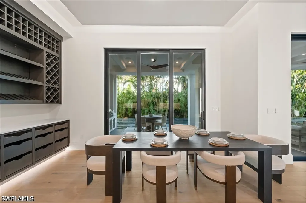 3840 Crayton Road Naples FL 34103
