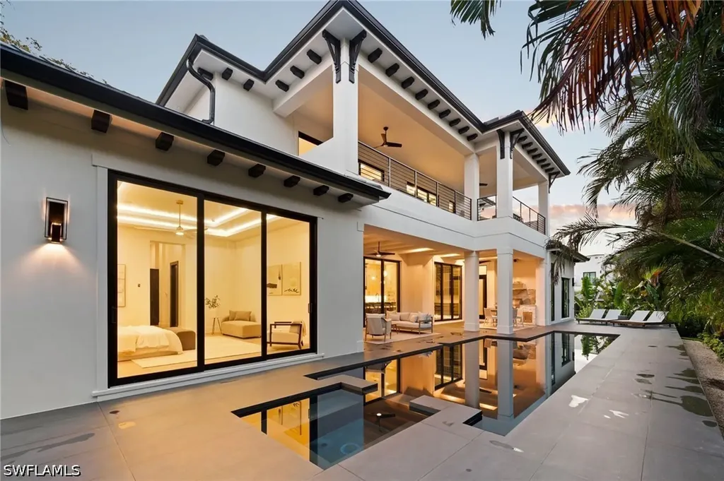 3840 Crayton Road Naples FL 34103