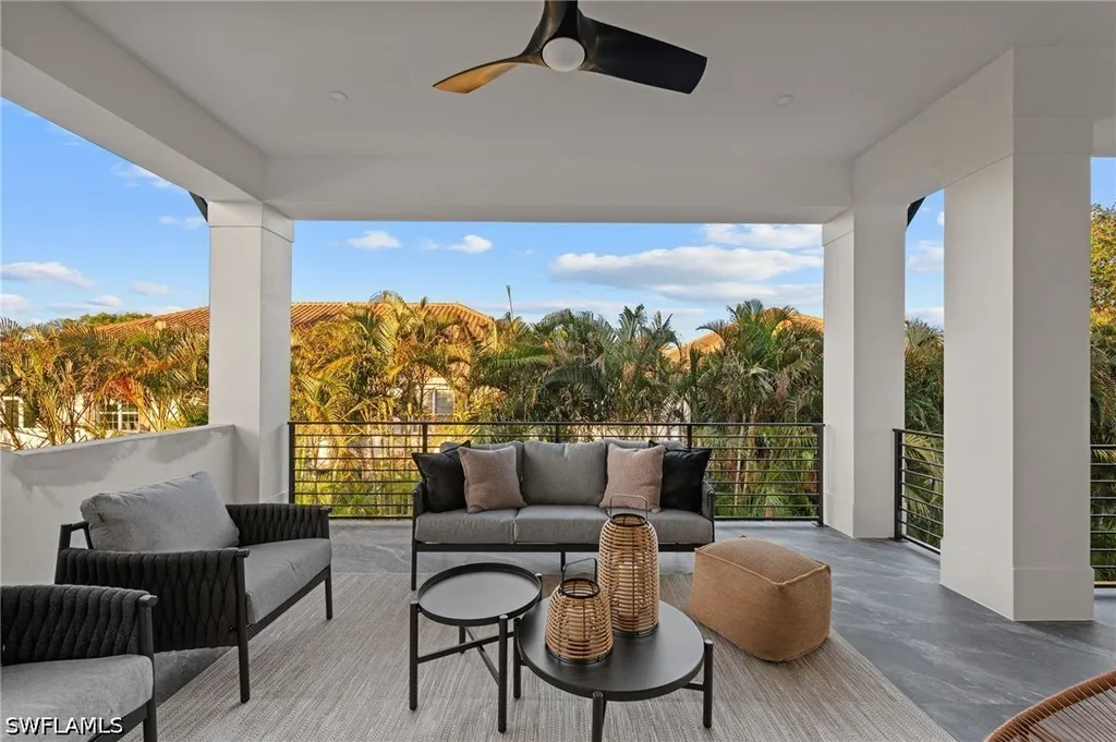 3840 Crayton Road Naples FL 34103