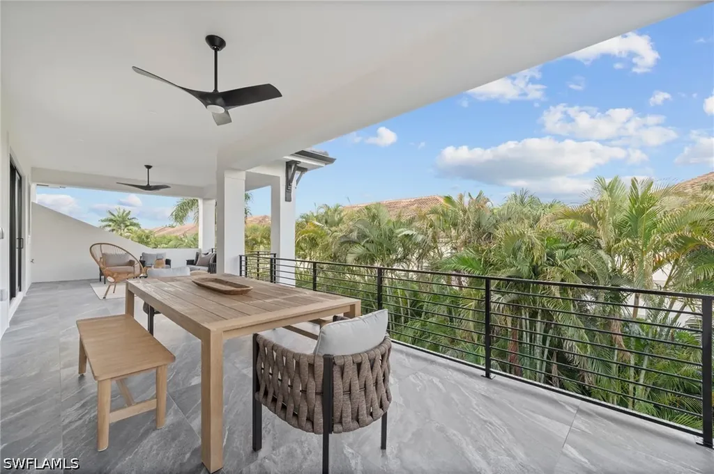 3840 Crayton Road Naples FL 34103