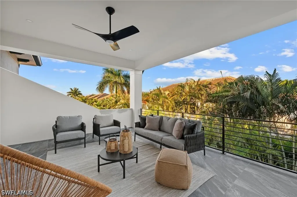 3840 Crayton Road Naples FL 34103