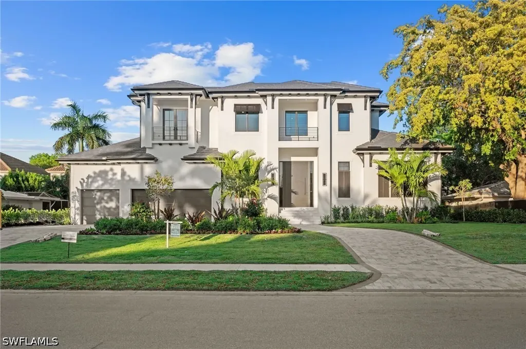 3840 Crayton Road Naples FL 34103
