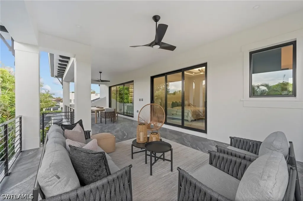 3840 Crayton Road Naples FL 34103