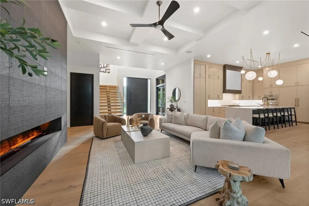 3840 Crayton Road Naples FL 34103