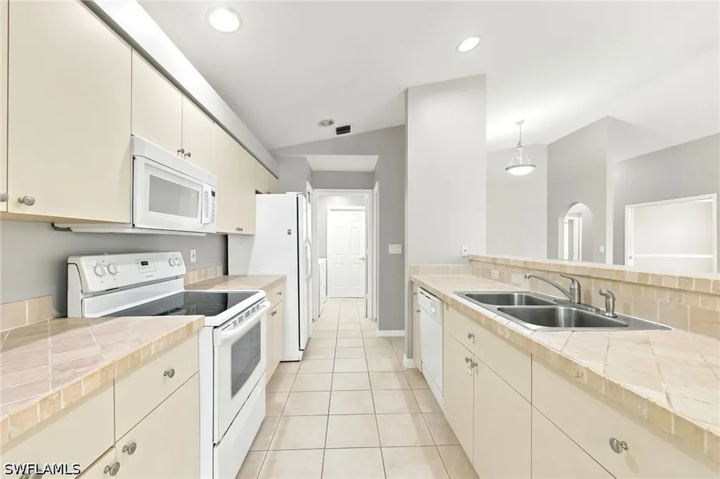 25925 Pebblecreek Drive Bonita Springs FL 34135