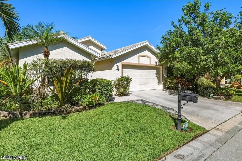 25925 Pebblecreek Drive Bonita Springs FL 34135