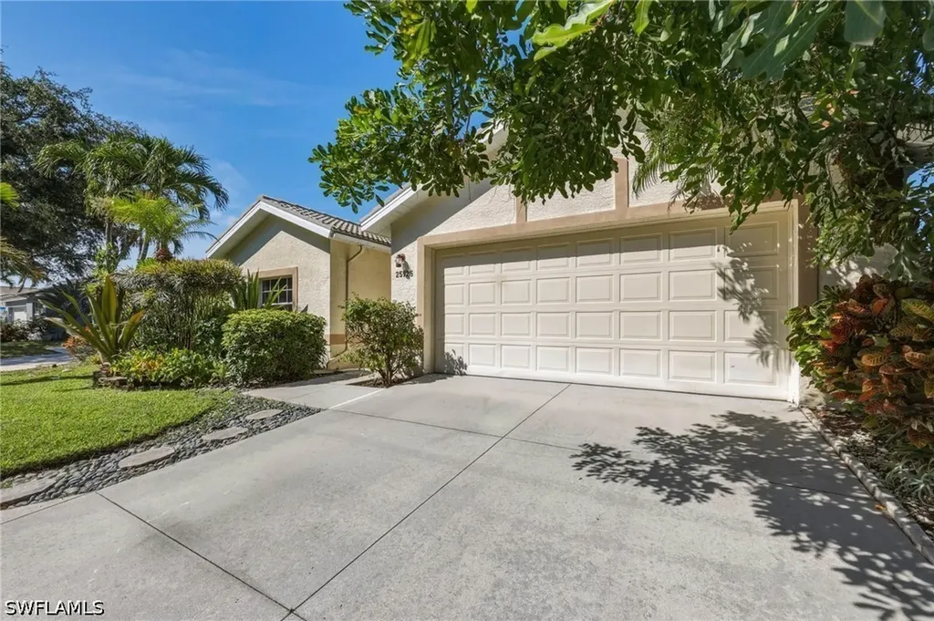25925 Pebblecreek Drive Bonita Springs FL 34135