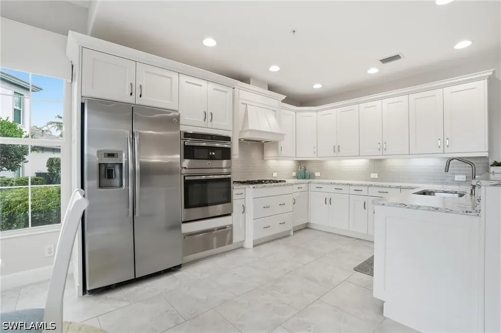 8066 Signature Club Circle Naples FL 34113