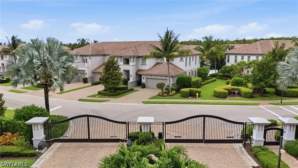 8066 Signature Club Circle Naples FL 34113