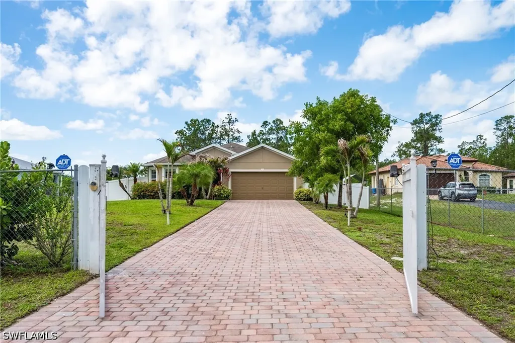 3582 45th Avenue NE Naples FL 34120