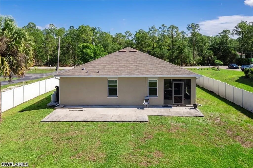 3582 45th Avenue NE Naples FL 34120