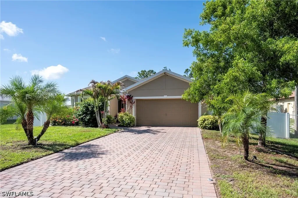 3582 45th Avenue NE Naples FL 34120